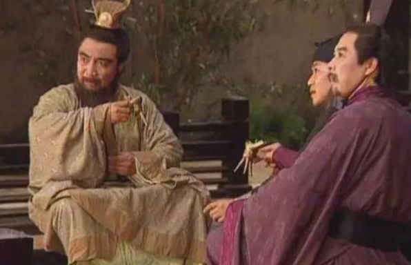 煮酒论英雄指的是谁