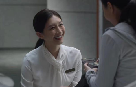 三十而已曼妮最后跟了谁