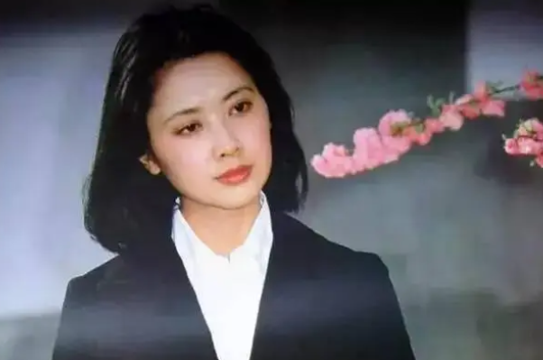 朱琳的第一任丈夫是谁