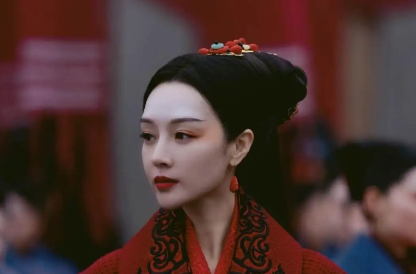 芈华是秦始皇的什么人呢