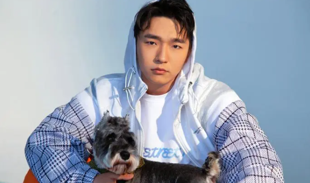 与君初相识空明是谁