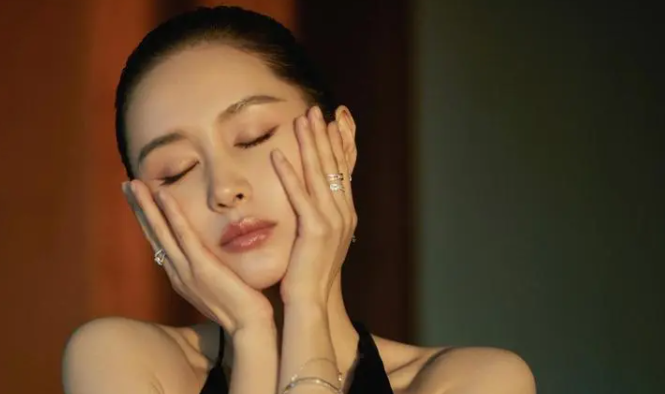 王子文未婚生子是谁的