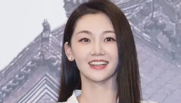 苗苗真名叫什么