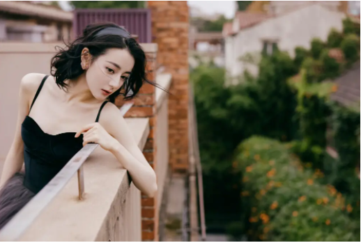 迪丽热巴是谁