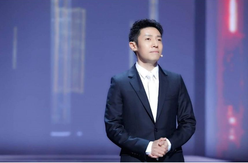 撒贝宁哪个大学毕业的
