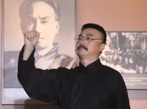 1919年谁在《新青年》上义观一文