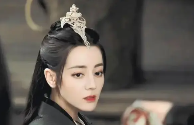 与君初相识几点更新