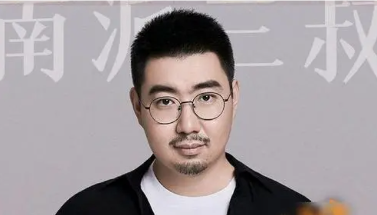 写盗墓小说被判八年的是谁