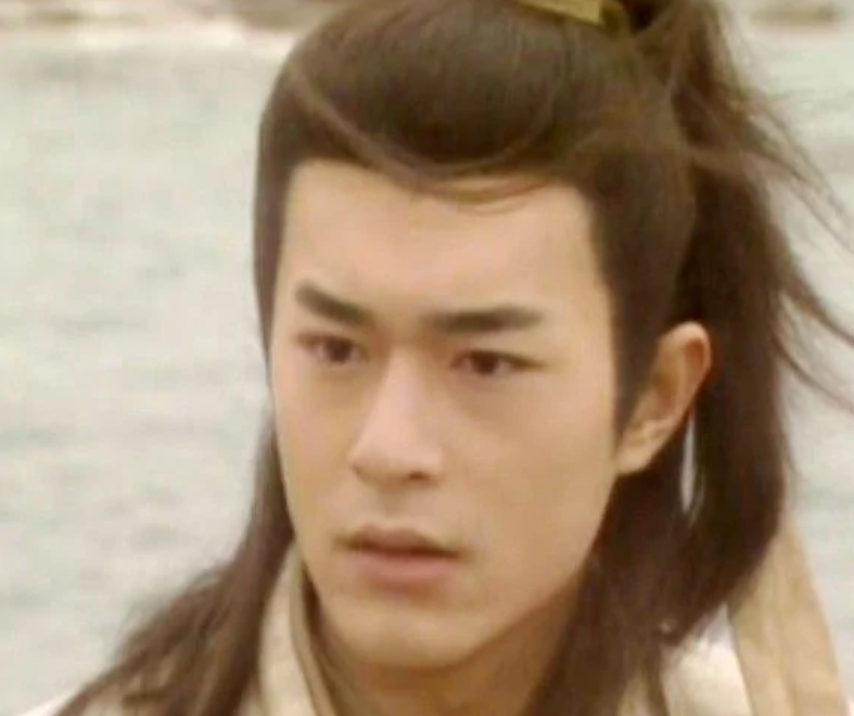 杨过断的是左手还是右手