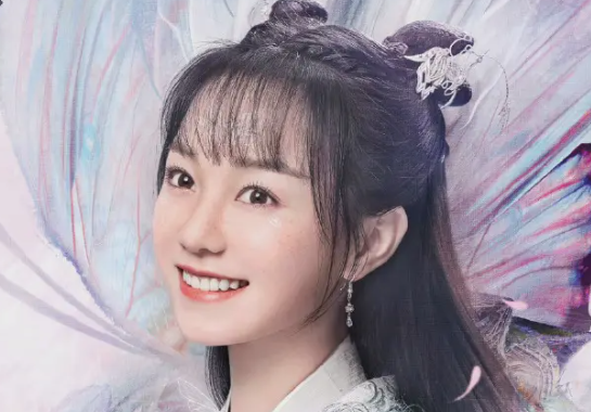 与君初相识洛洛谁演的