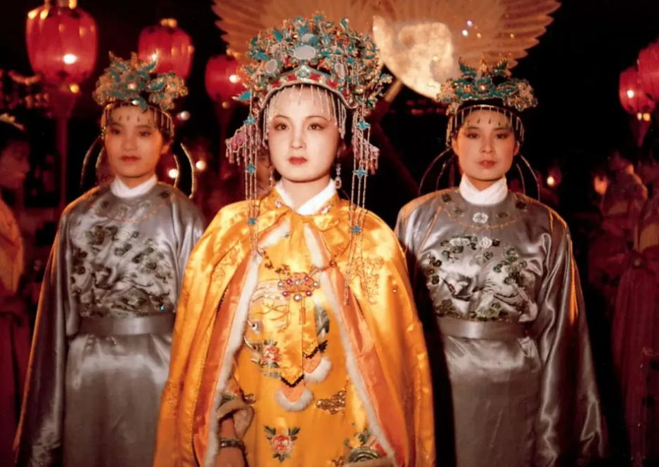 为什么《红楼梦》里贾元春在皇宫过得不快乐