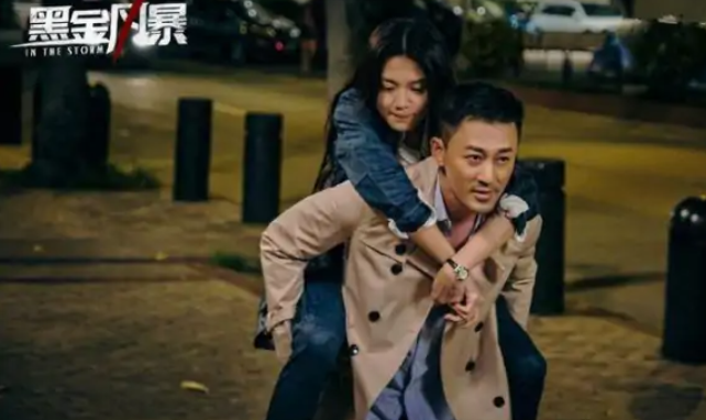 黑金风暴结尾车里的是谁