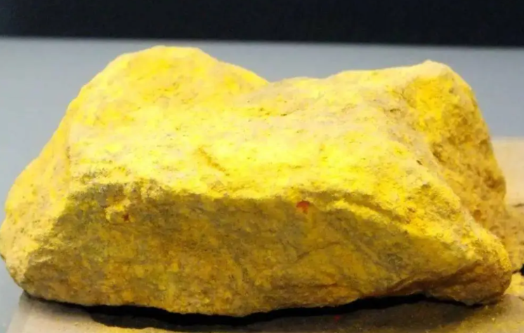 信口雌黄的雌黄指什么