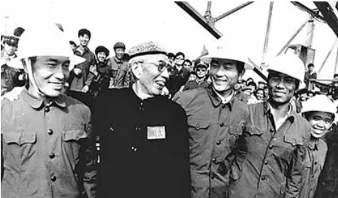 南泥湾大生产运动谁带领的