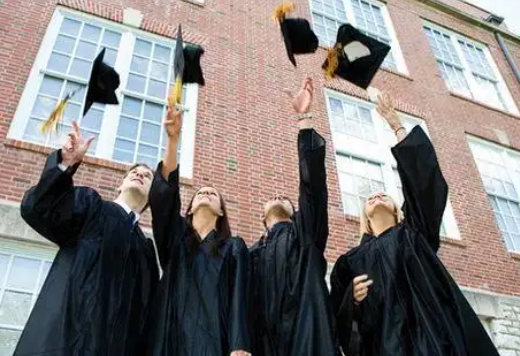 美国硕士研究生读几年