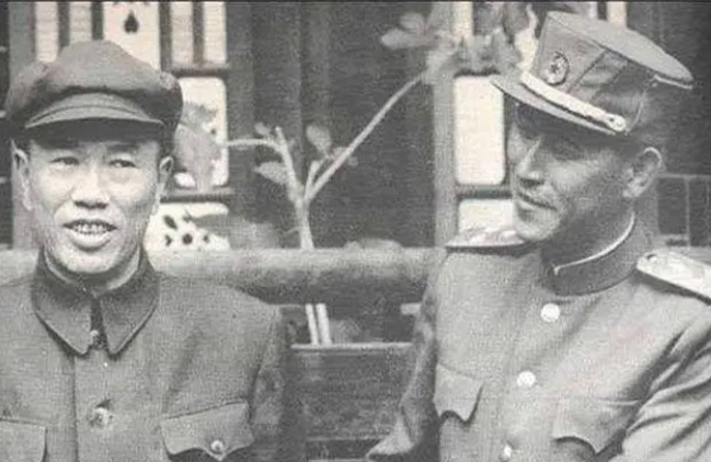 韩先楚和邓华谁战功大