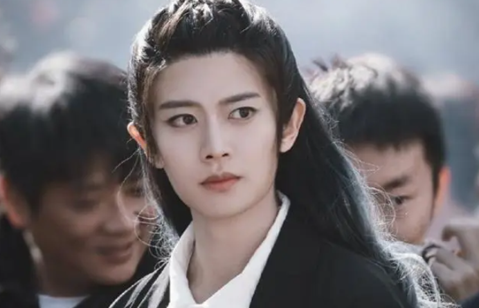 与君初相识周几更