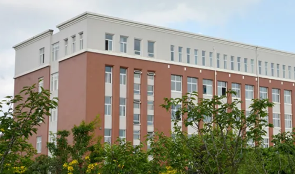 成都航空职业学校几本