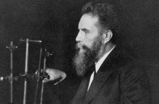 x射线是谁发明的