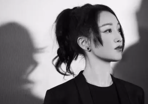 梅婷的情人周公子是谁
