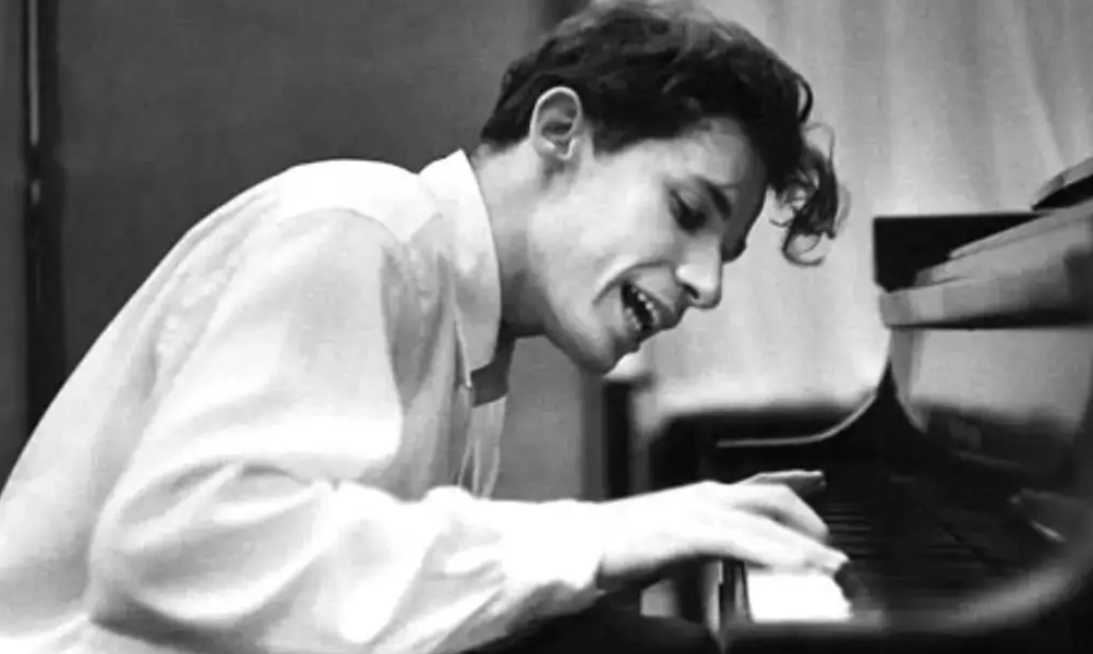 情绪表演家是什么梗