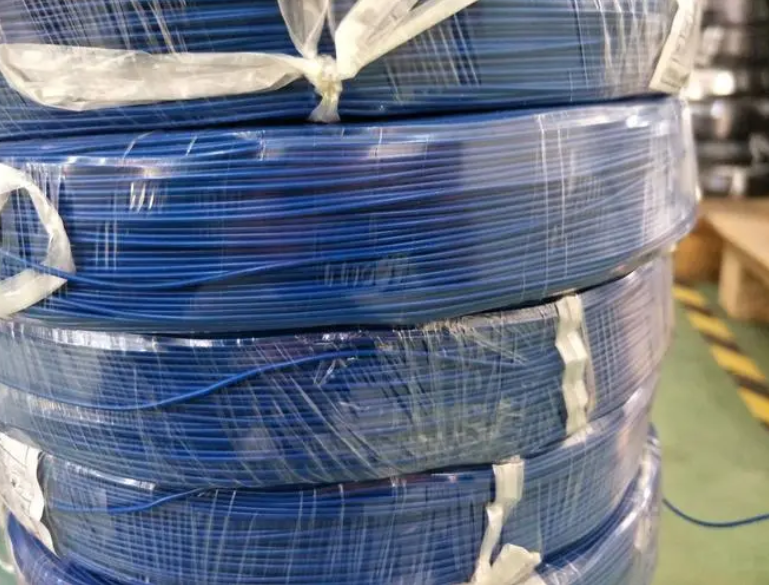 蓝色线是火线还是零线