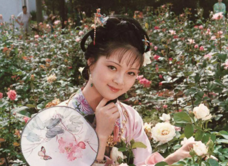 贾雨村为什么害贾家？