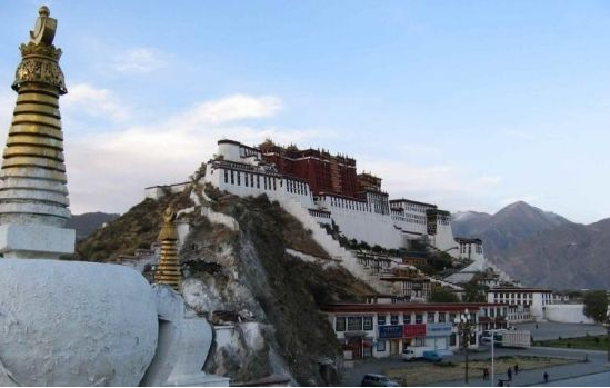 日光之城是指哪个城市？