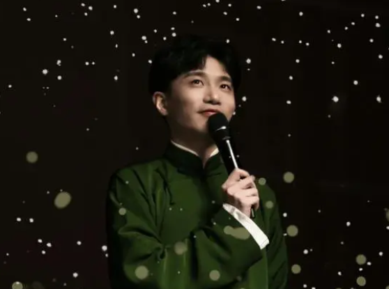 何九华家里是富二代吗
