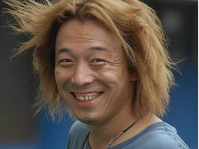 《疯狂的石头》上映于哪年