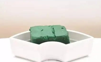 花泥泡过水第二天还能用吗？
