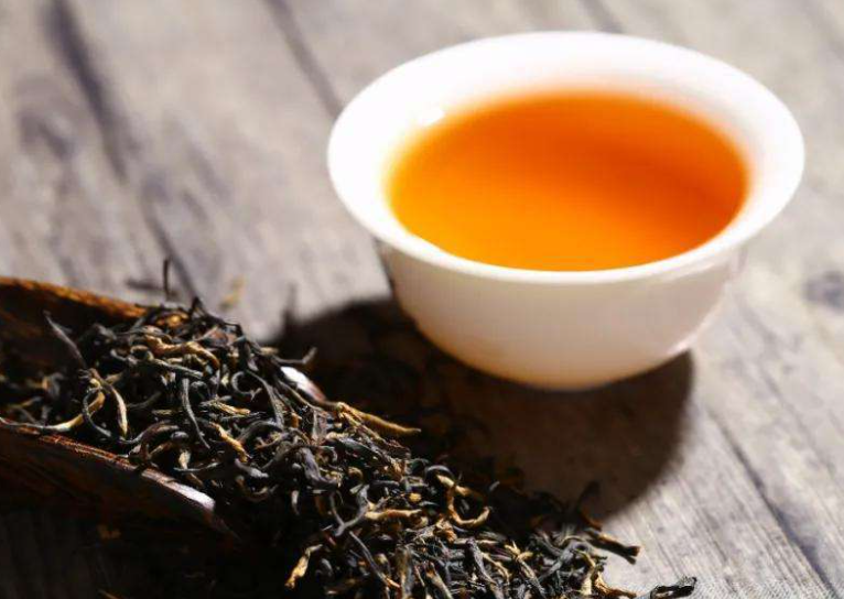 红茶可以浇花吗
