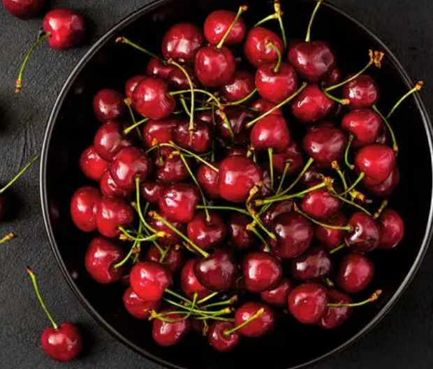 樱桃是先开花后长叶的植物吗