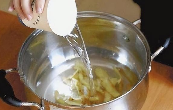 土豆皮泡水浇花好吗