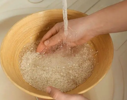 淘米水浇树的好处