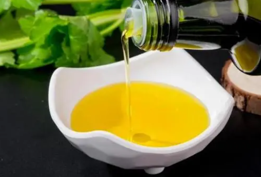 过期食用油能浇花吗