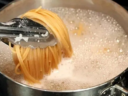 煮面条的汤可以浇花吗