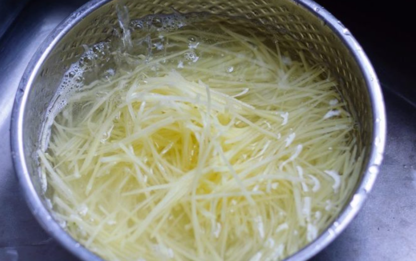 洗土豆丝的水能浇花吗