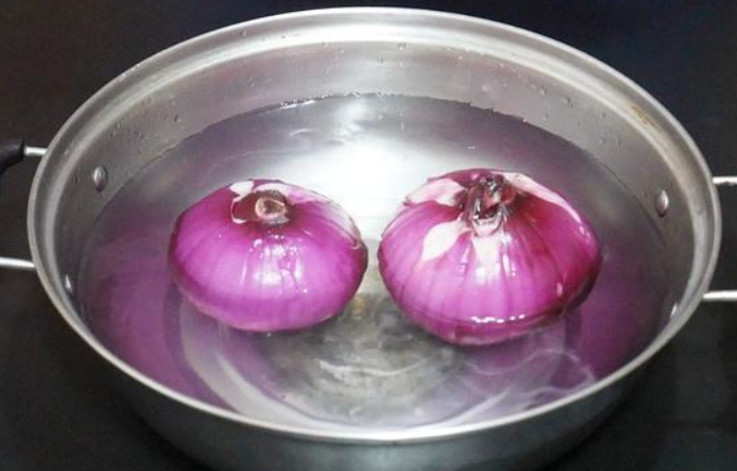 洋葱泡的水可以用来浇花吗