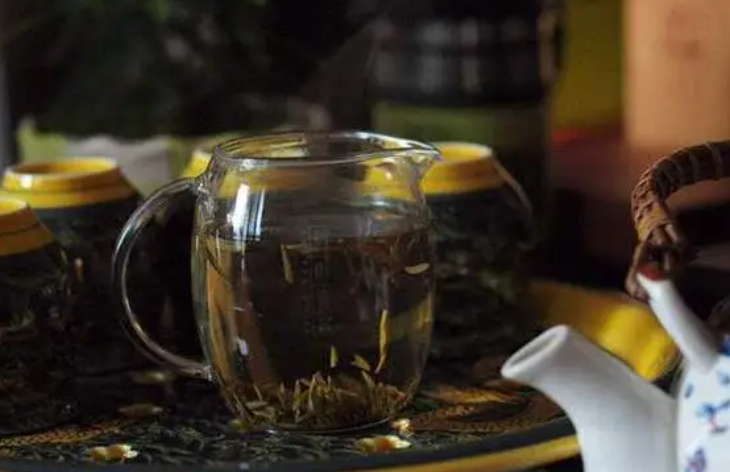 隔夜茶叶水可以浇发财树吗