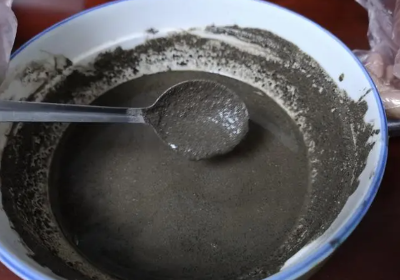 草木灰泡水可以喷多肉花卉吗