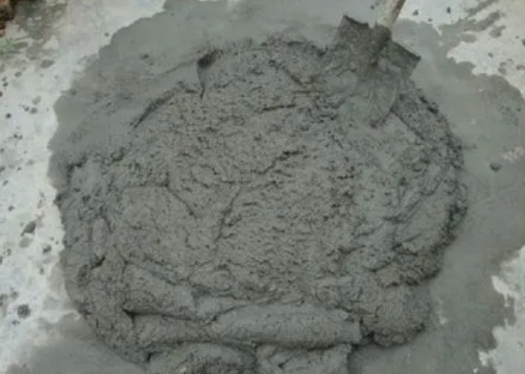 土里有水泥渣能养花