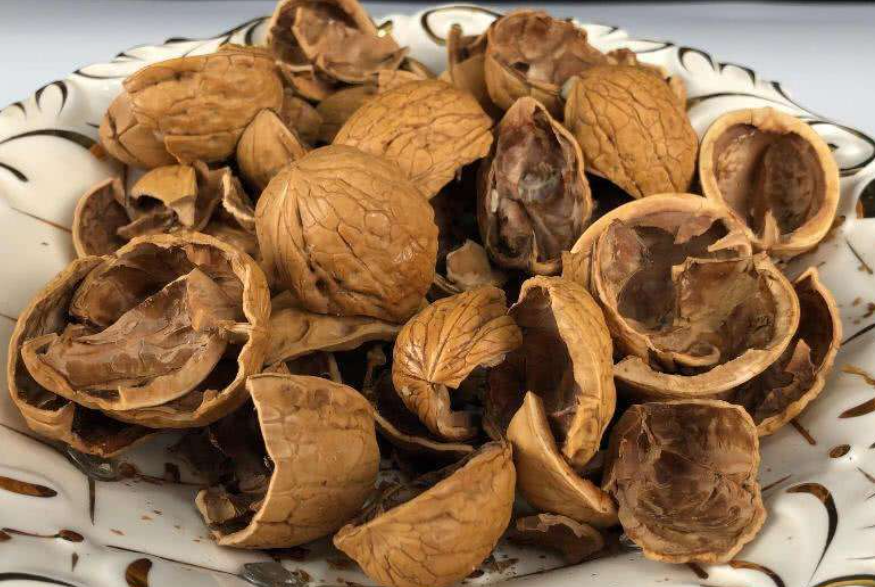 核桃壳可以拌土种花吗