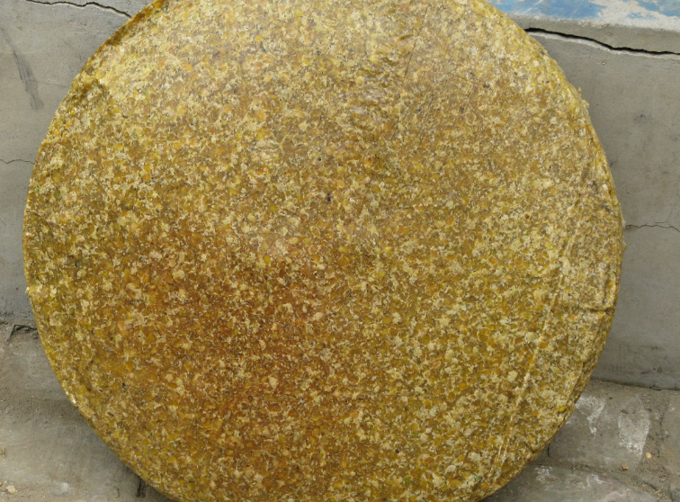 豆饼能直接埋土里做花肥吗