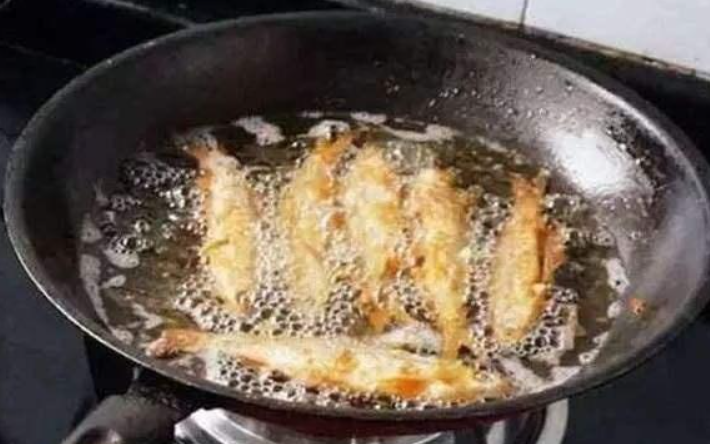 炸鱼剩下的油可以做花肥吗