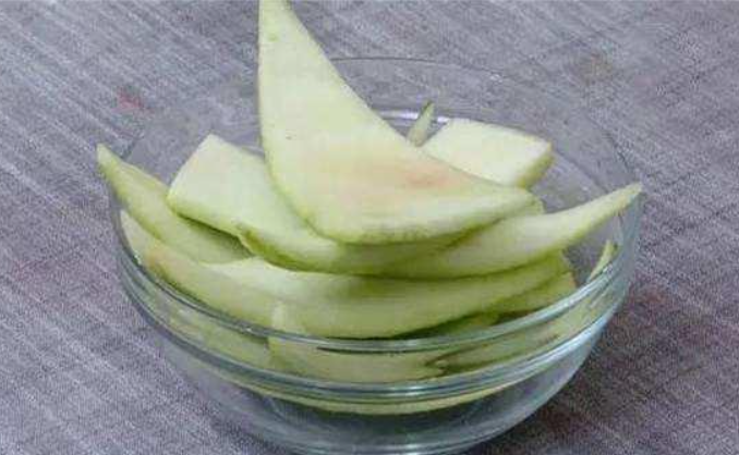 西瓜皮泡水发酵能浇花吗