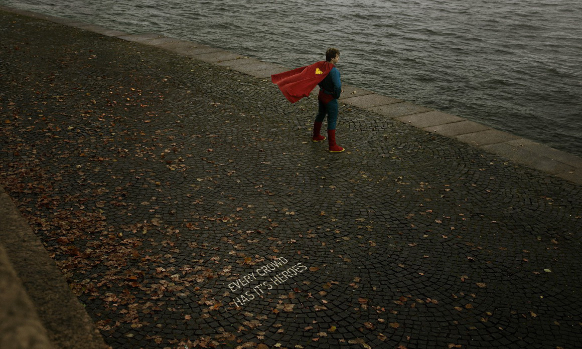 在我们中间-每个人都有他的英雄