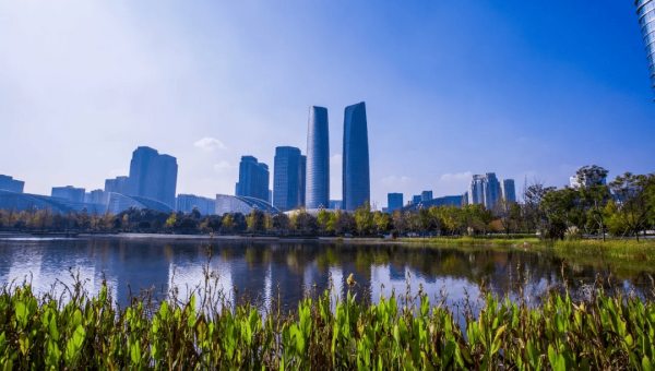 梦见在一个全是玻璃建筑的城市生活-倾慕云小窝
