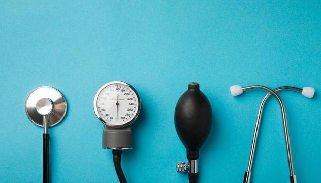 血压高到哪个值，会引起脑出血? 这3条红线，别去触碰