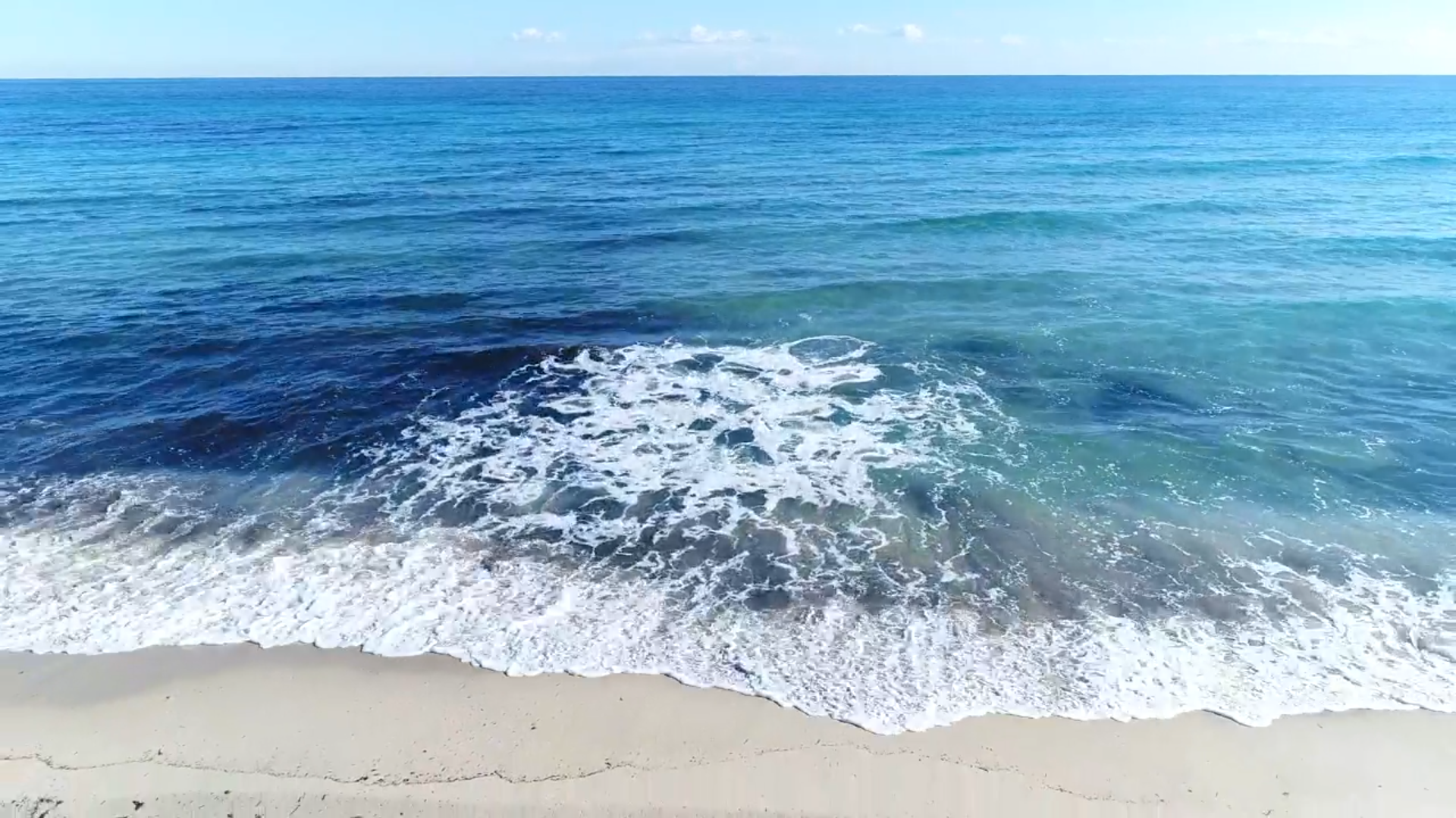 Waves coming to the beach-广州汇哆通讯网络设备有限公司